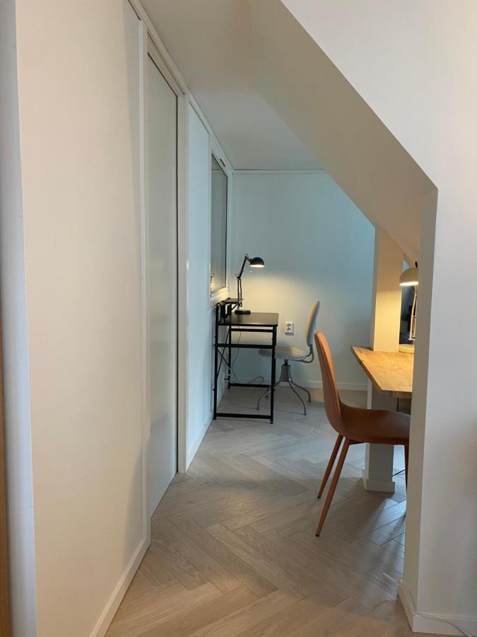 Entire Renovated Apartment From 1780 With Kitchen, Bath, Bedroom, And Living Room In Skuteviken Берген Екстериор снимка