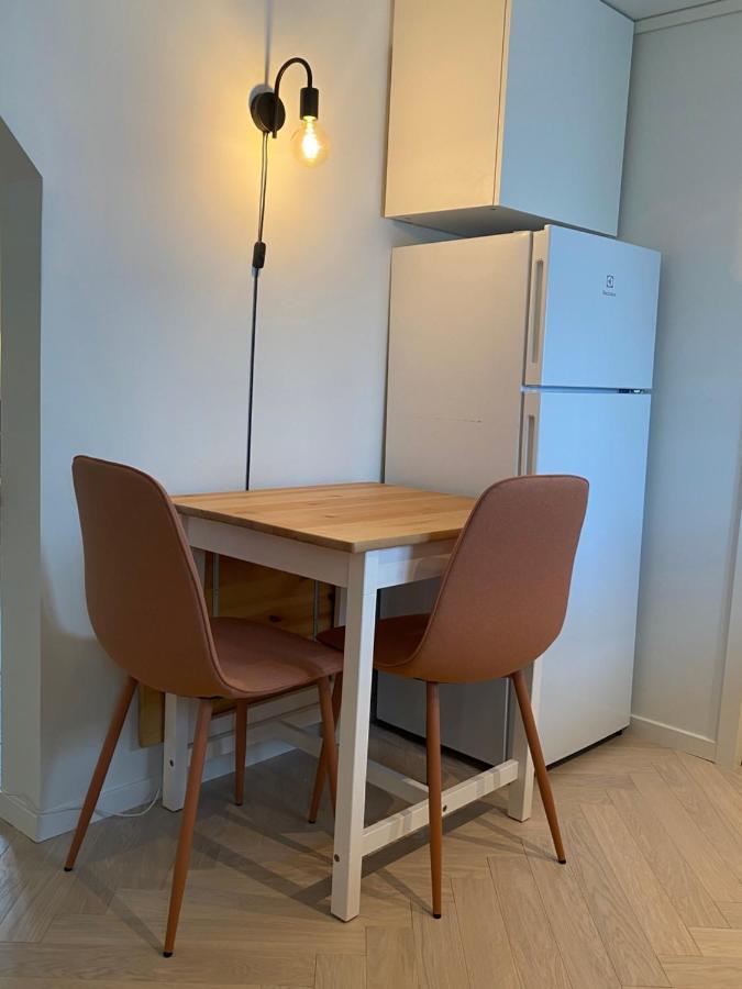 Entire Renovated Apartment From 1780 With Kitchen, Bath, Bedroom, And Living Room In Skuteviken Берген Екстериор снимка