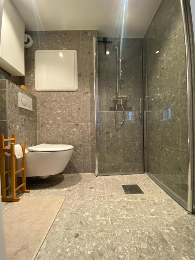 Entire Renovated Apartment From 1780 With Kitchen, Bath, Bedroom, And Living Room In Skuteviken Берген Екстериор снимка